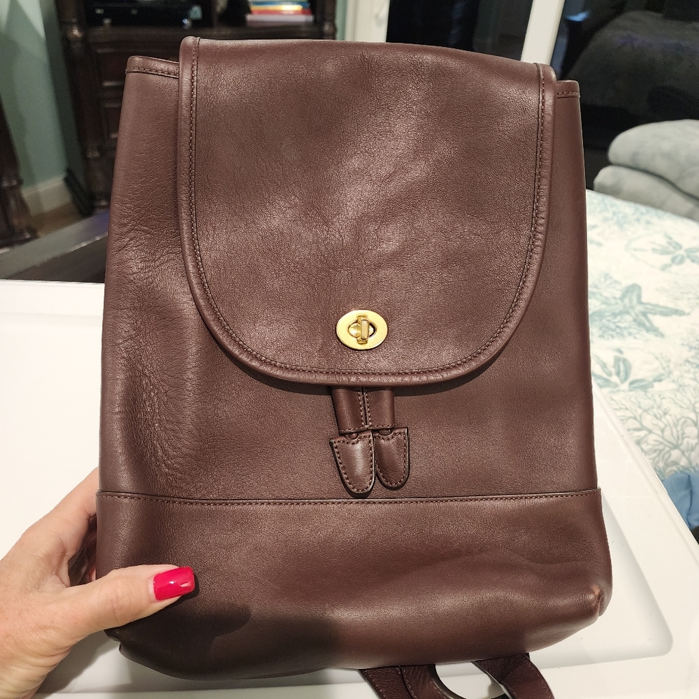 VINTAGE COACH DARK BROWN SOFT LEATHER DAY BACKPACK, EXCELLENT USED CONDITION